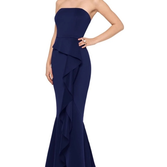 Xscape Dresses & Skirts - NWT!! Xscape Ruffled Strapless Gown